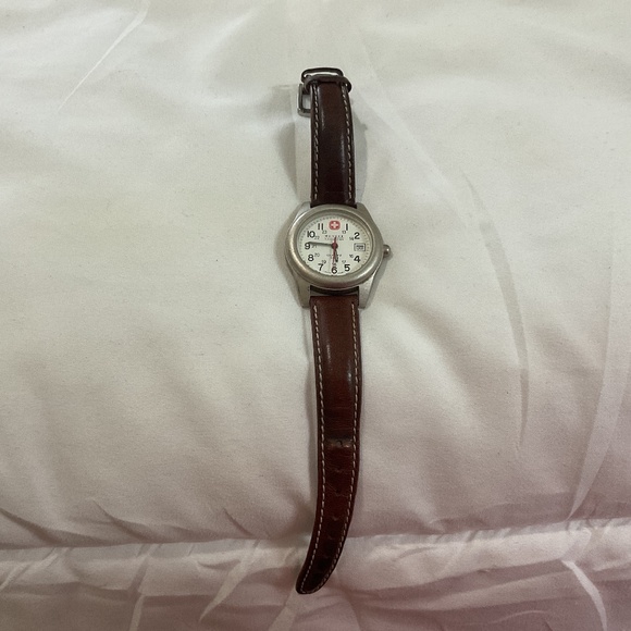 Wenger SAK ladies Swiss watch - Picture 1 of 4
